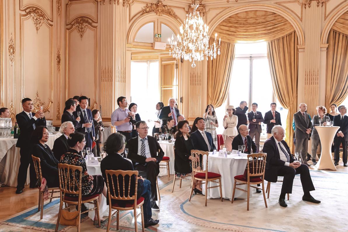 60th anniversary of China-France diplomatic ties, Wang Zifei's Chinese fashion show shines in Paris